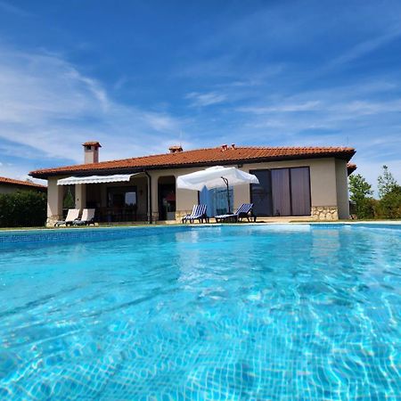 Private Villa 102 With Heated Pool In Blacksearama Балчик Екстериор снимка