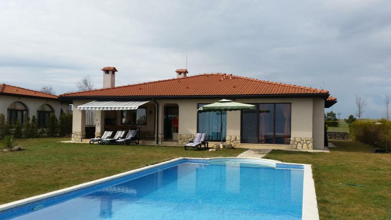 Private Villa 102 With Heated Pool In Blacksearama Балчик Екстериор снимка